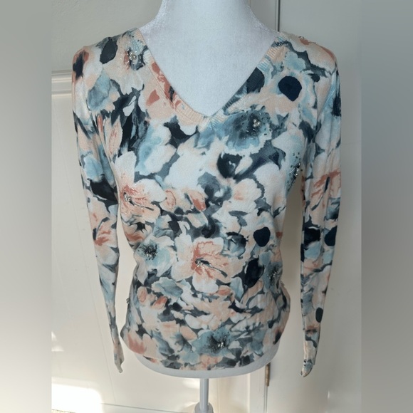 Carmen Marc Valvo White and Blue Fitted Long Sleeve Blouse size M - Picture 3 of 9